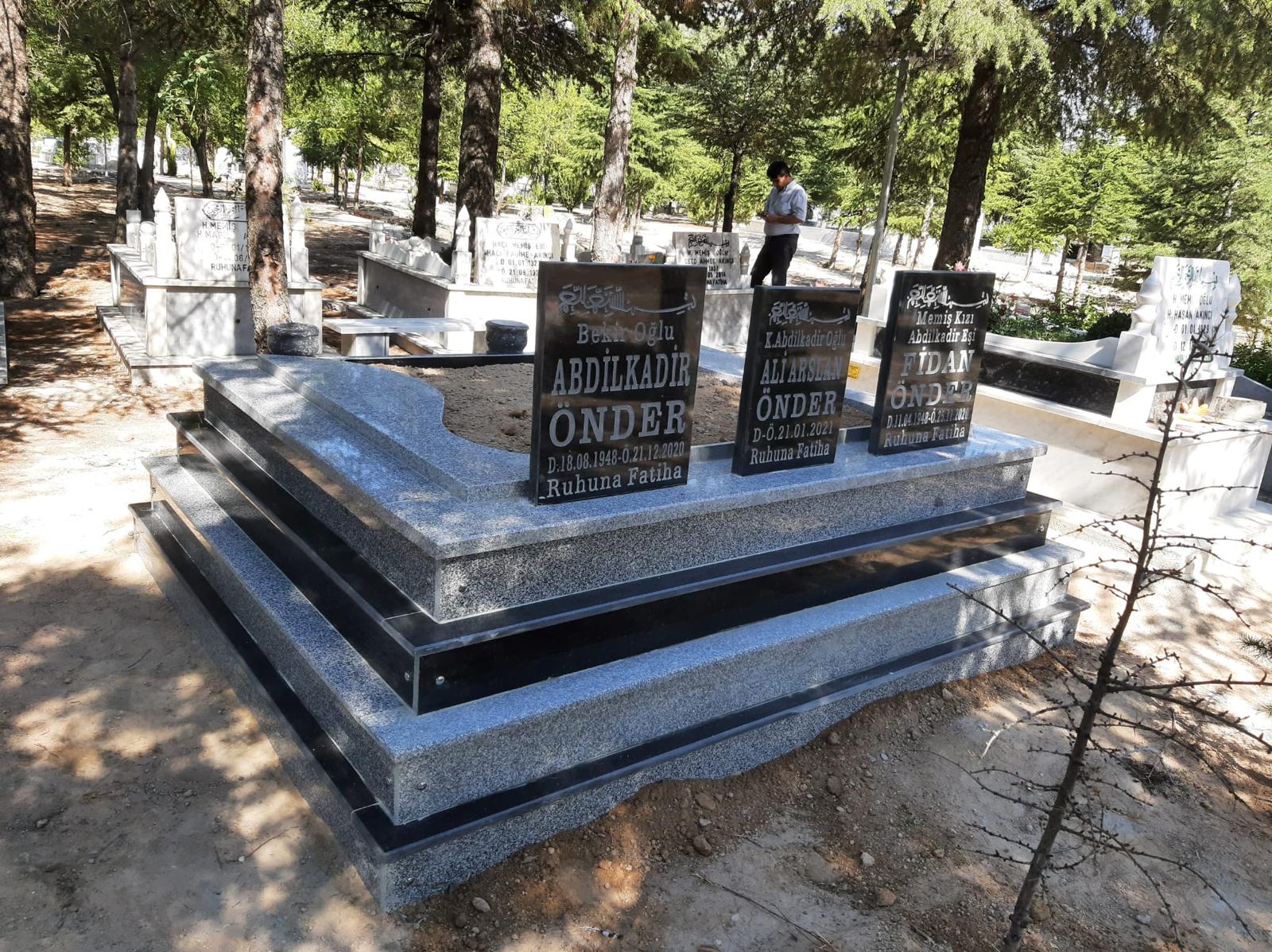 3 Kişilik Granit Mezar 