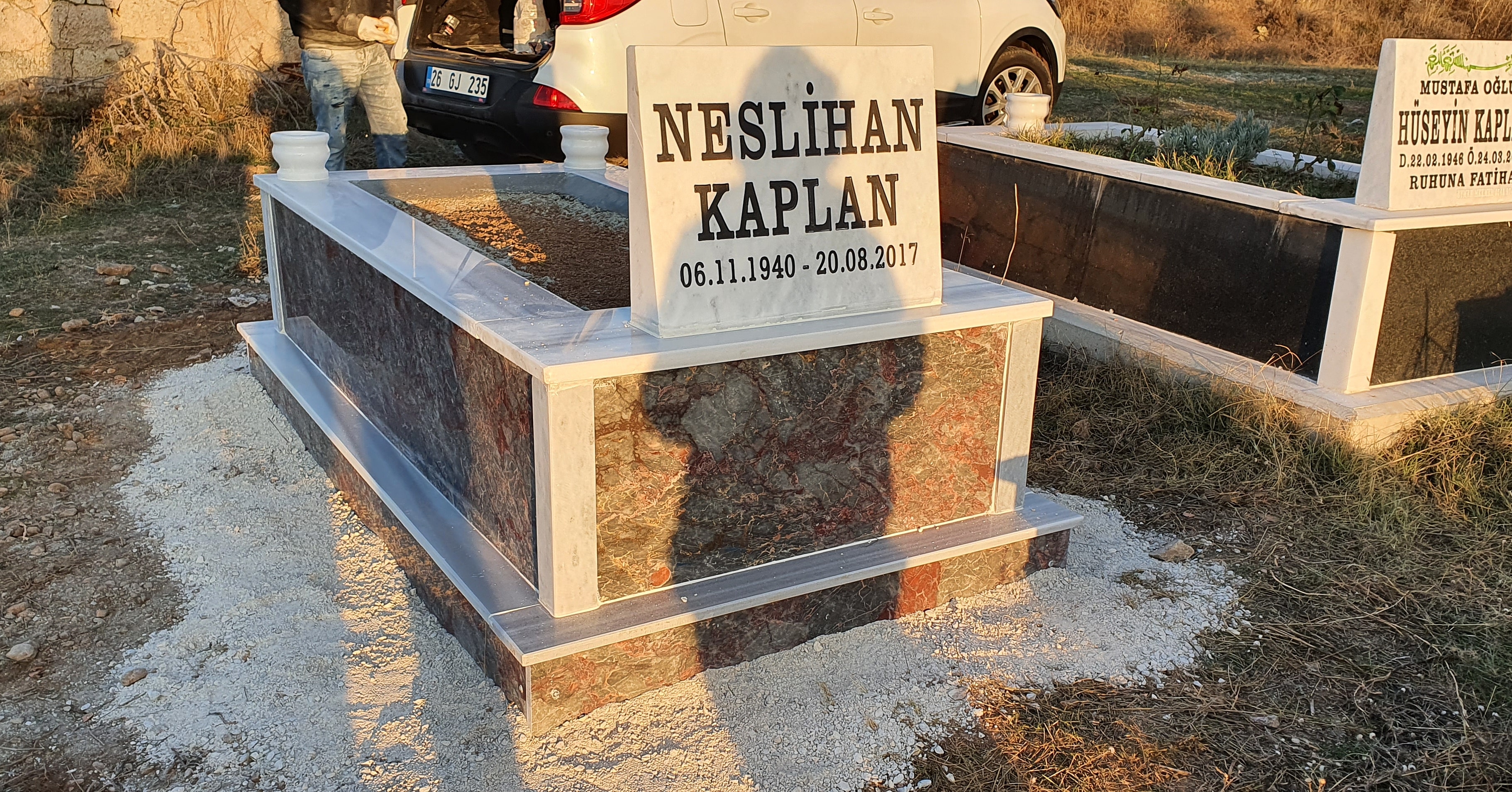 40 cm Siyah Beyaz Mermer Mezar