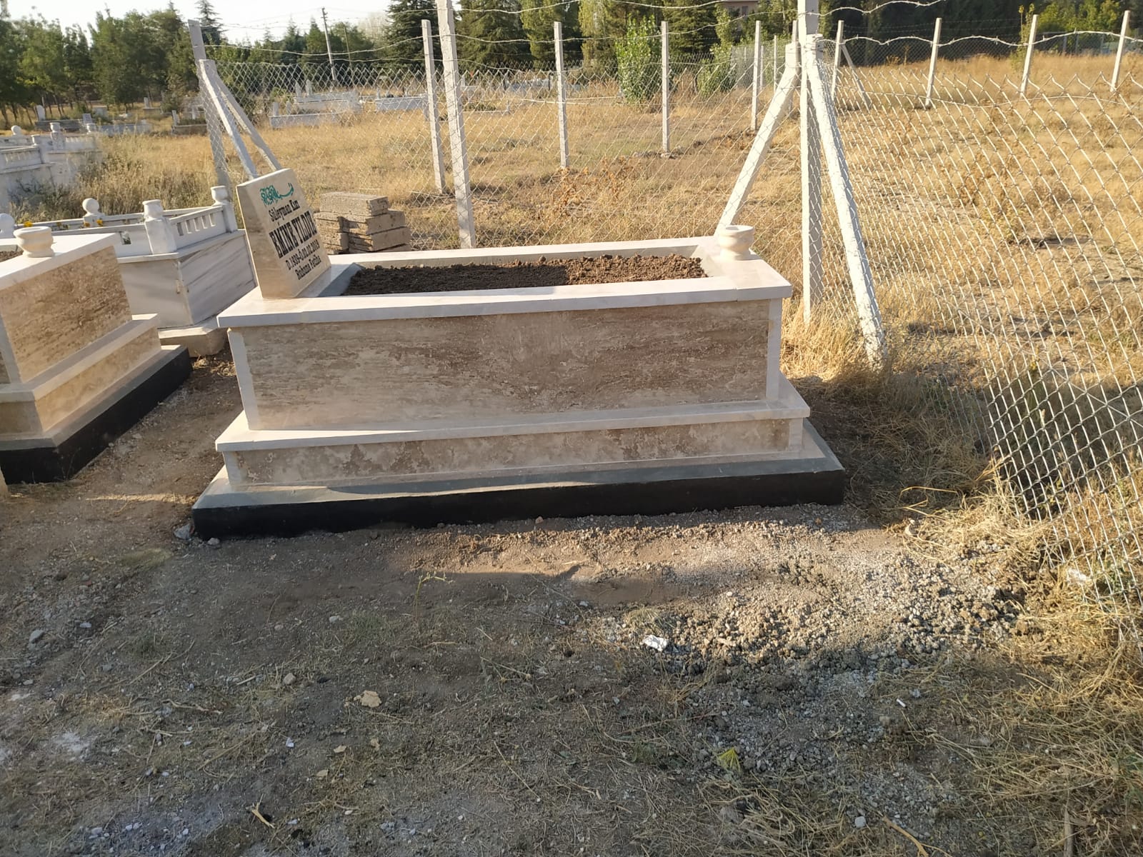 Blok Traverten Mezar