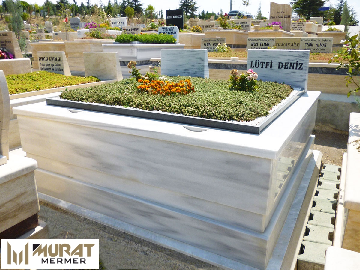 Çift Kişilik Mermer Mezar ve Oturma Alanı