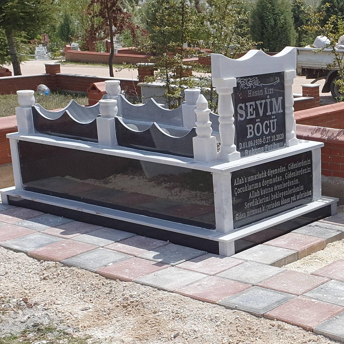 Kafesli Siyah Granit Mezar