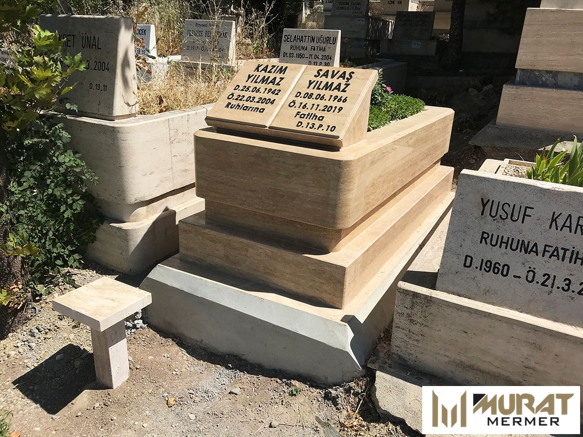 Kitabe Başlıklı Traverten Mezar