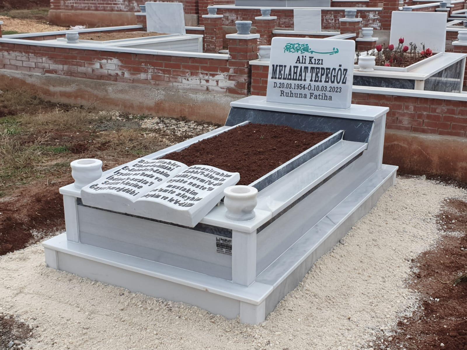 Konik Tek Katlı İşlemeli Mezar