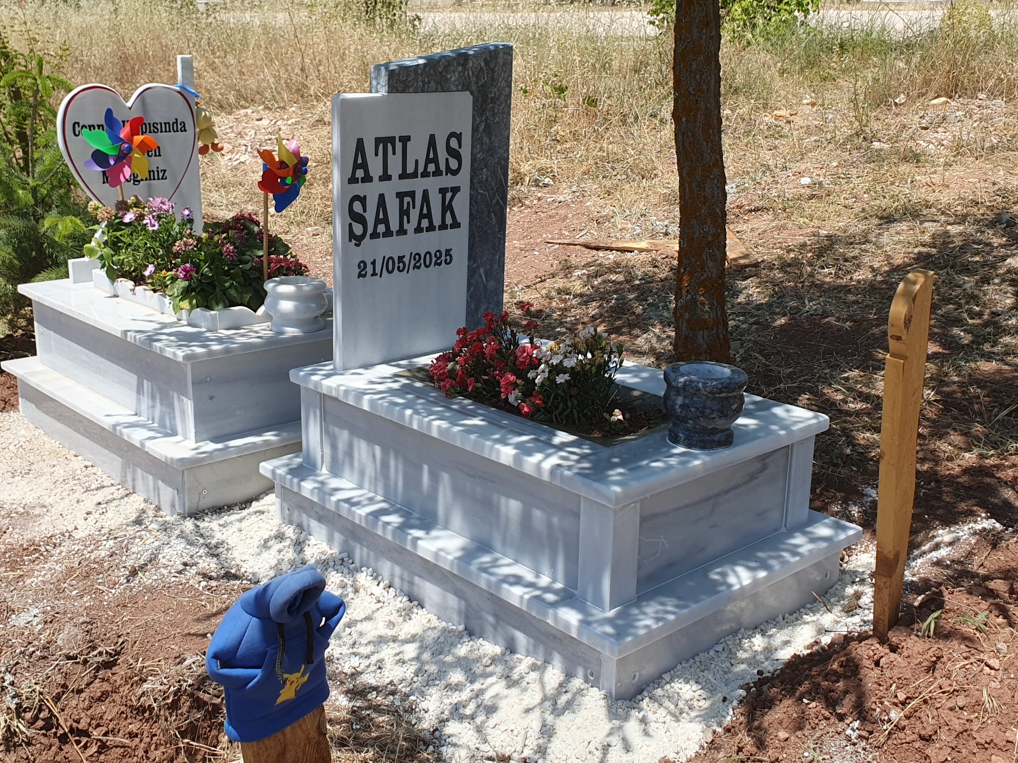 Mermer Çocuk Mezarı