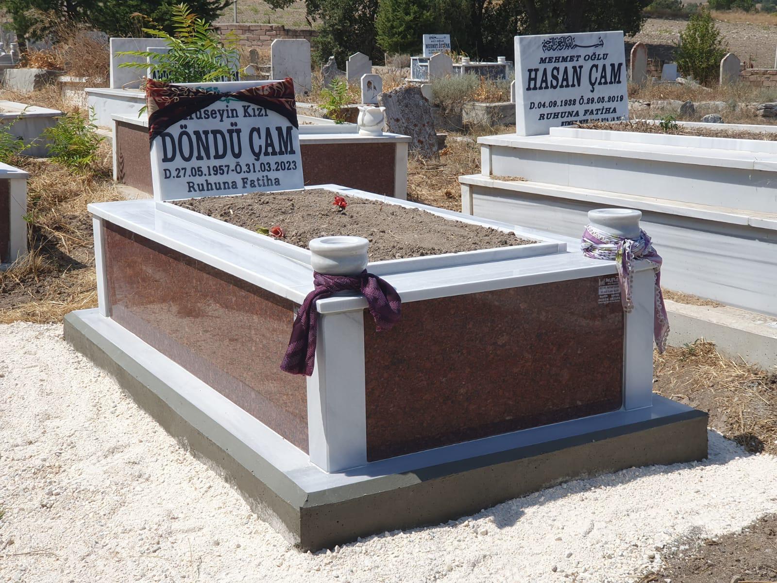 Siyah Bordo Kuşaklı Granit Mezar