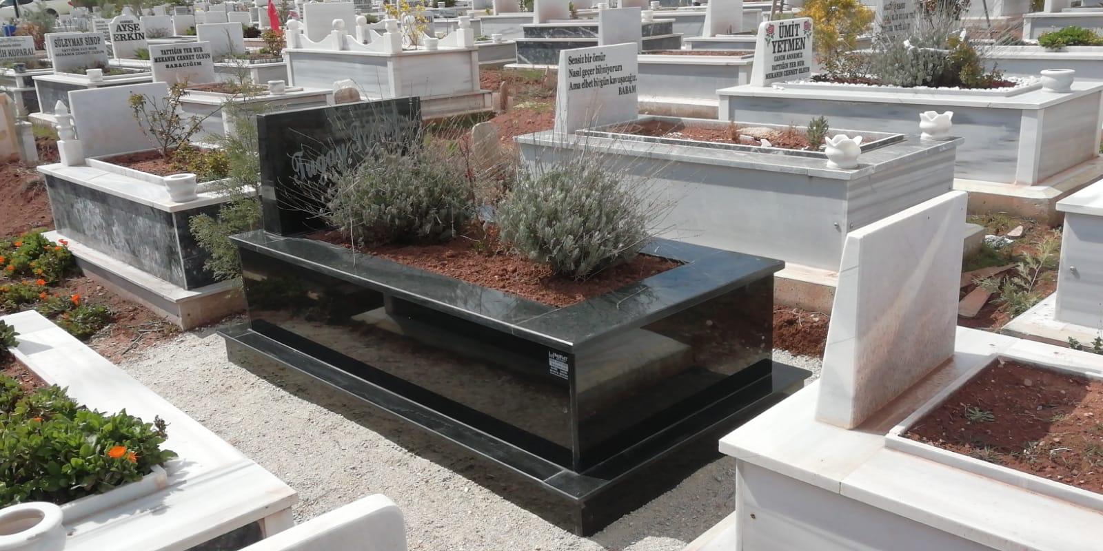 Siyah Granit Mezar (Absolute Black) 