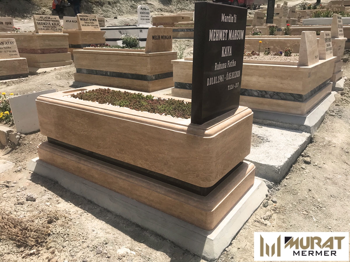 Siyah Kuşaklı Özel Tasarım Traverten Mezar
